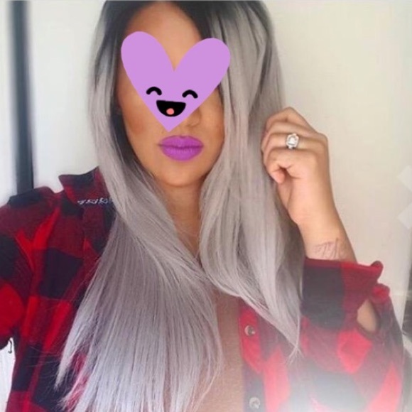✨Farrah 22” GREY OMBRÉ LACEFRONT Wig *NWT*✨ main image 6
